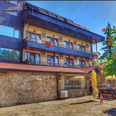 галина палас Hotell Srem