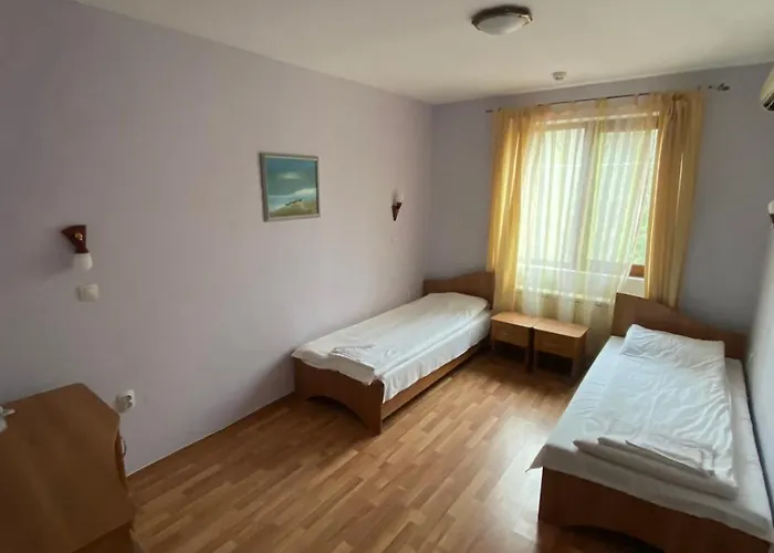 галина палас Hotel Srem
